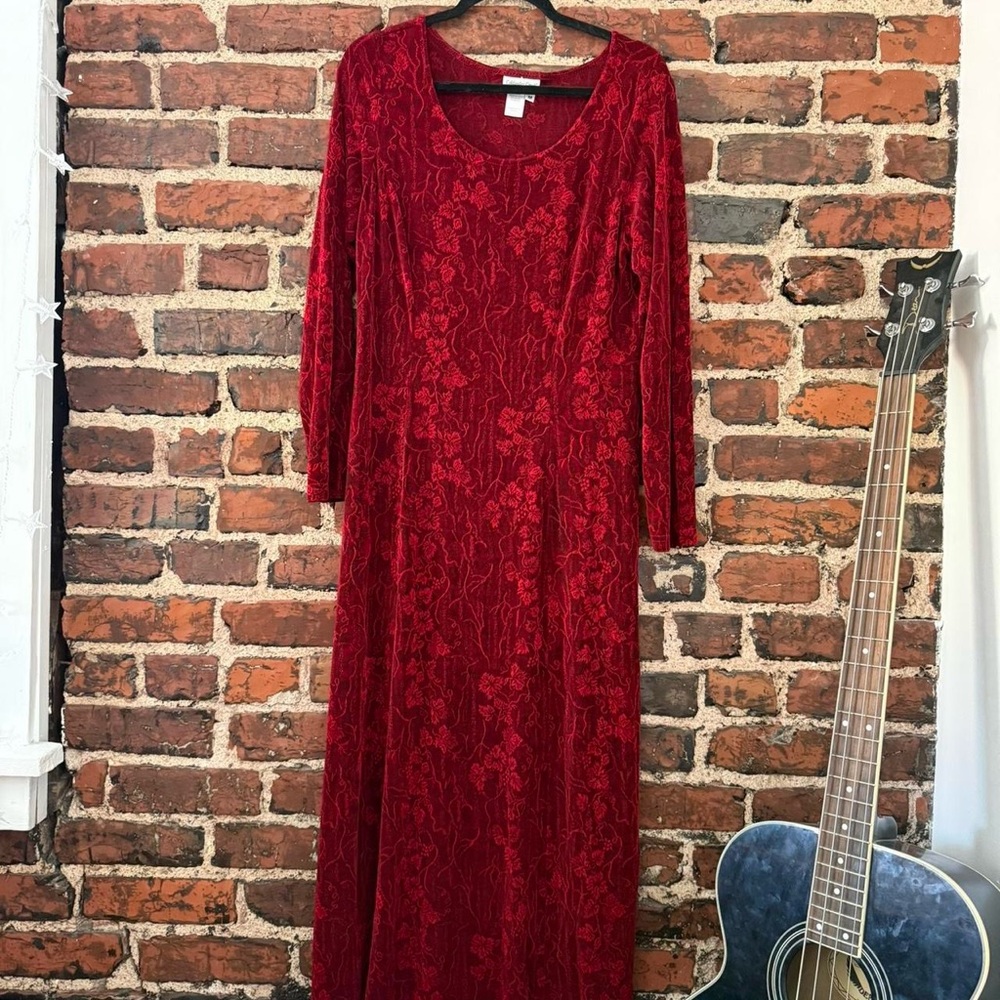 Elegant Red Long Sleeve Dress